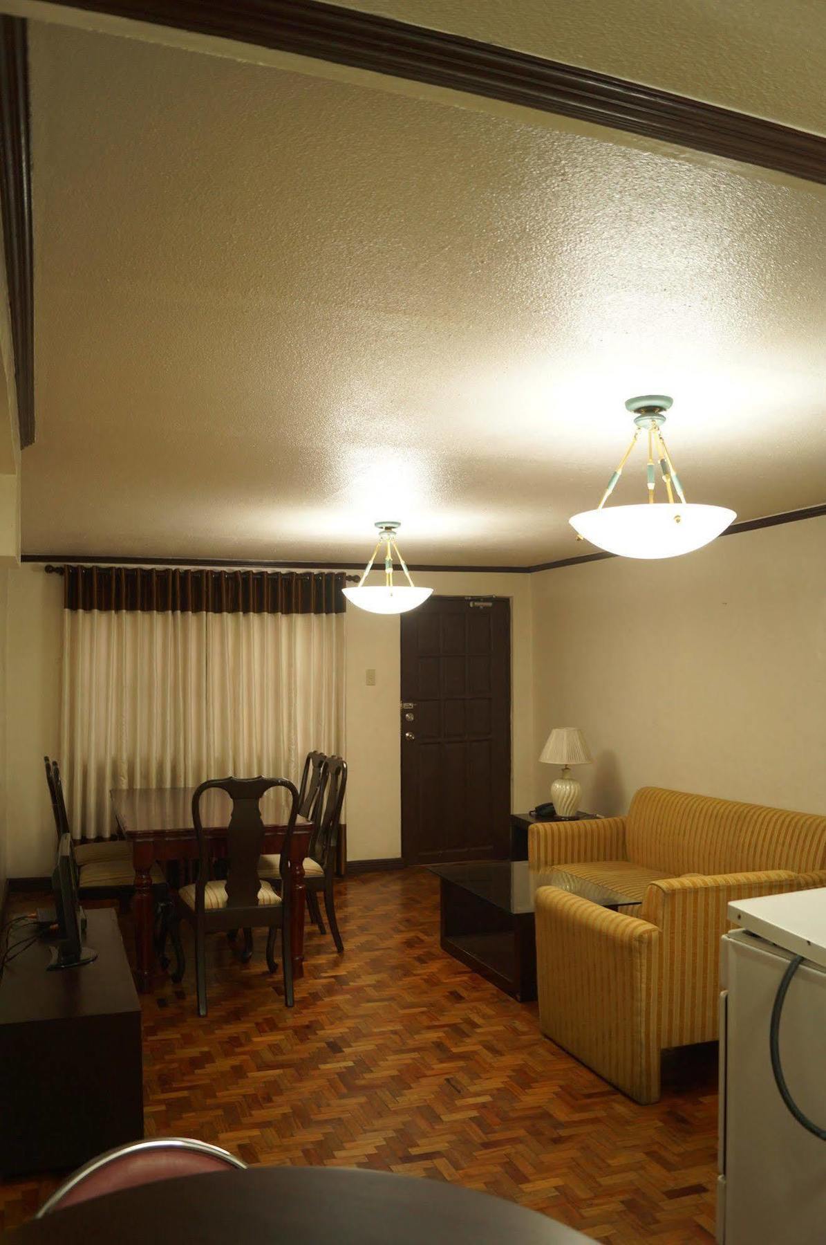 El Rico Suite Makati By Reddoorz Makati City Екстериор снимка